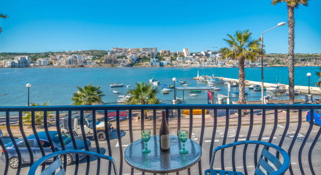 Harbour Lights seafront 2 bedroom apartments with panoramic sea views - by Getawaysmalta, Buchen Sie Ferienwohnung St. Paul's Bay Malta