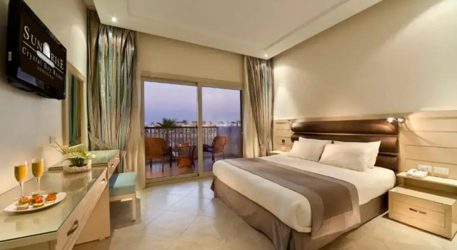 Двухместный полулюкс с балконом Sunrise Crystal Bay Resort -Grand Select