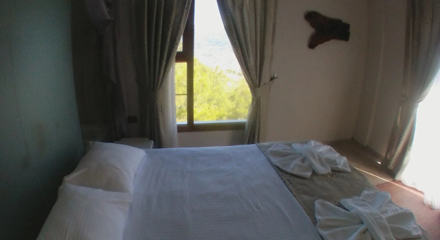 Двухместный номер Standard с балконом и с красивым видом из окна Gödence Hotel Restoran Bungalow