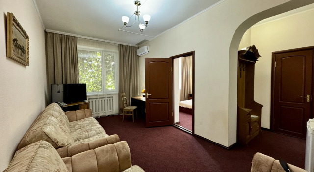Полулюкс Hotel Zhambyl