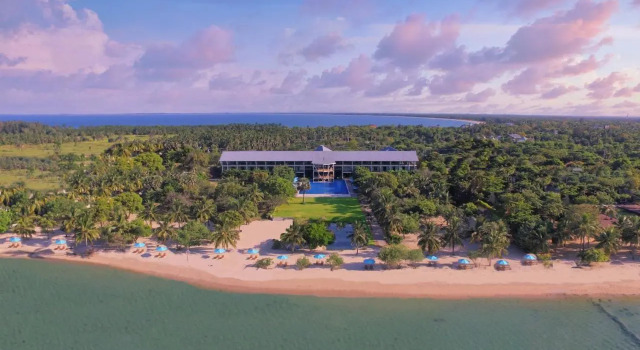 Breeze Pasikudah Resort Hotel, Book Ferieresort Hoteller i Batticaloa District med pool, Swimmingpool
