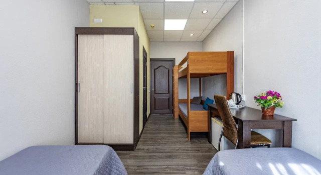 Четырёхместный семейный номер Comfort Отель Альбатрос