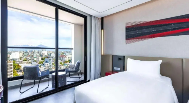 Двухместный номер Superior с балконом и с видом на город Отель Radisson Red Danang