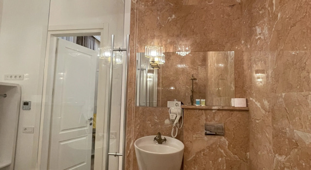 Люкс с 3 комнатами с балконом и с красивым видом из окна Rikhe palace boutique hotel