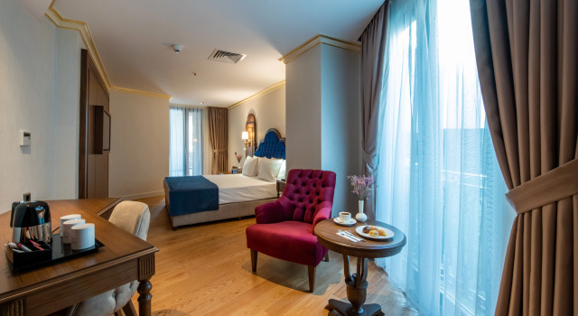 Family room with balcony BVS Bosphorus Pera Hotel