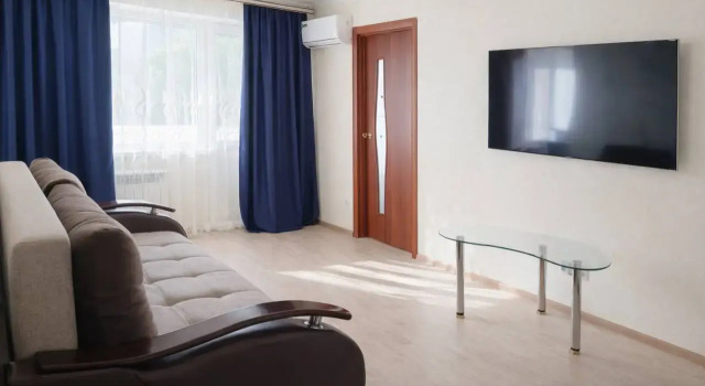 Dvuhkomnatnaya Natalie Rooms ryadom s TC Obrazcovyj dlya 7 gostej Flat, Prenota Appartamento Syzran' 