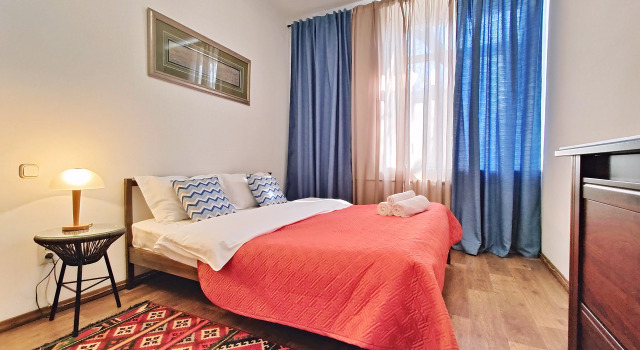 Квартира M.O.O.N Apartments  - Tole bi 45 Center, Забронировать Апартаменты/квартира Апартаменты Алматы, рядом с Станция метро Алмалы, Апартаменты/квартира