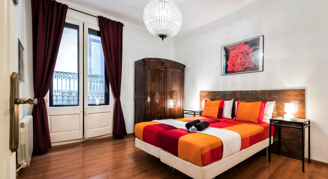 Апартаменты с балконом и с красивым видом из окна Апартаменты Vidre Home - Plaza Real