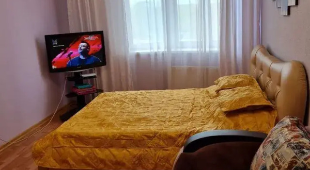 Квартира на Улице Пехотинцев 4/1, Забронировать Апартаменты/квартира Отели Городского округа Екатеринбурга - Северный управленческий округ с парковкой, Парковка