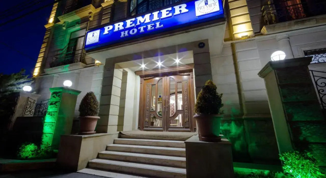 Отель Premier