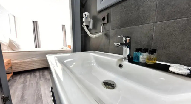 Трёхместный номер Standard Отель Almina Inn