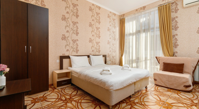 Трёхместный номер Comfort с балконом Ева