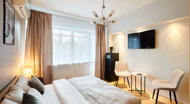 Апартаменты Трехкомнатные с 2 спальнями с балконом Квартира GM Apartments Трехкомнатные в стиле Европы