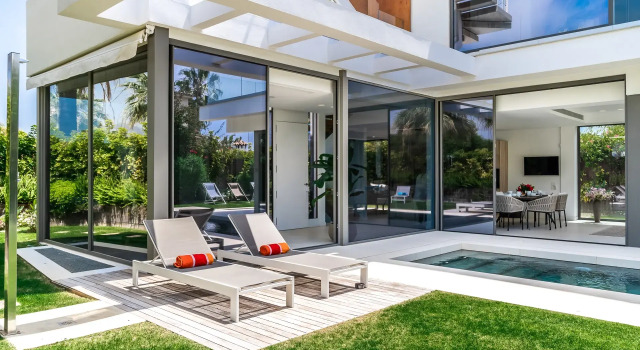 Вилла с 5 комнатами с балконом Вилла All About Villa Gladiolo