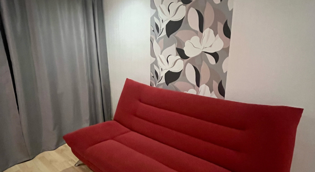 Prostornaya Dvushka S Kukhney-Gostinoy V Tsentre Flat, Rezerwuj Apartament Hotele w Obwód pskowski z parkingiem, Parking