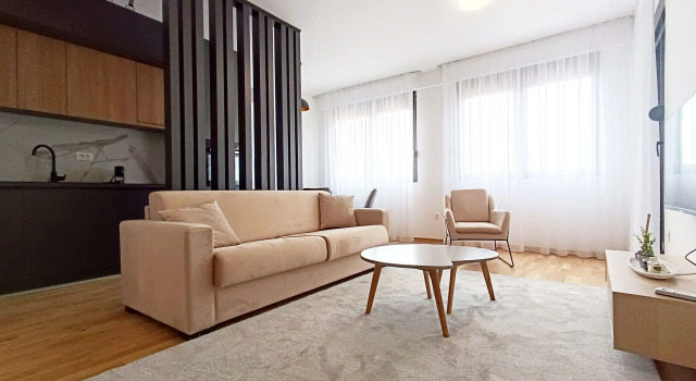 Апартаменты с 2 комнатами с балконом и с красивым видом из окна Sunset Harbor Suites