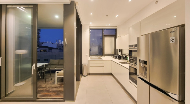 Апартаменты BnBIsrael Apartments - Hayarkon Bronze, Забронировать Апартаменты/квартира Отели Тель-Авива с парковкой, рядом с Пляж Иерусалим, Парковка
