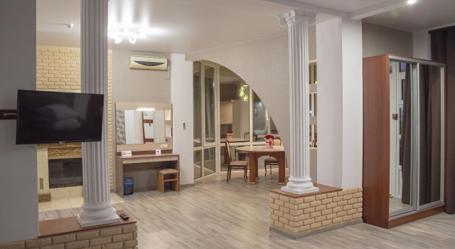 Δίκλινη σουίτα Dionis Mini-Hotel