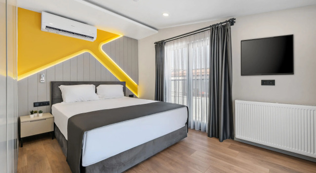 Люкс Superior с балконом Zeluxe Suite Hotel