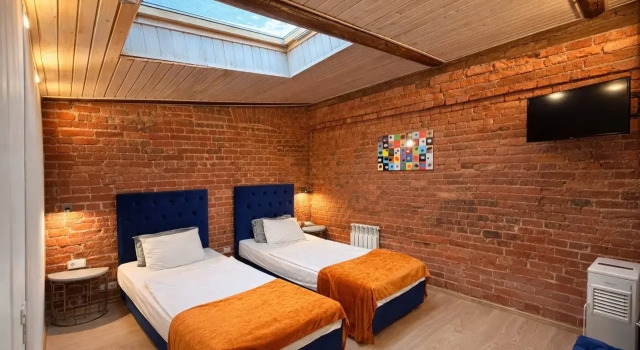 Budget Twin Attic room H29 Hotel