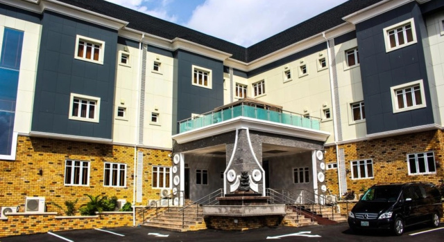 Casa  De Lucy Hotel, Book Hotel Hotels in Bwari with a Pool, Swimming Pool