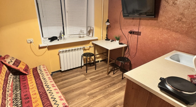 Uyutnaya Studiya so Vsem Neobkhodimym Flat, Prenota Appartamento Hotel a Samara con parcheggio, Parcheggio