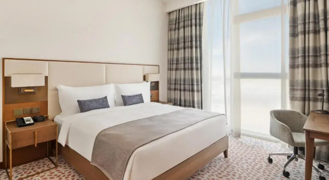 Двухместный люкс c 1 комнатой Staybridge Suites Dubai Al-Maktoum Airport by IHG