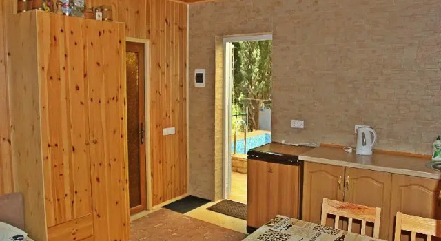 Uyutnaya Studiya V Chastnom Sektore S Parkovkoy Private house, Rezervovat Rekreační dům Jalta 