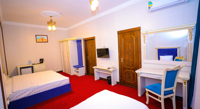 Трёхместный номер Deluxe с балконом Dendi plaza premium hotel