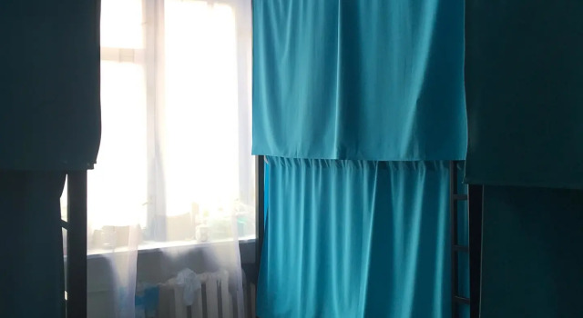 Кровать в общем номере (мужской номер) Хостел Travel Inn на Добрынинской