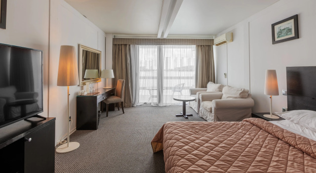 Двухместный номер Deluxe с балконом и с видом на озеро Soho Beach Ноtel