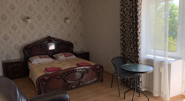 Трёхместный номер Deluxe с балконом и с красивым видом из окна Николь Делюкс