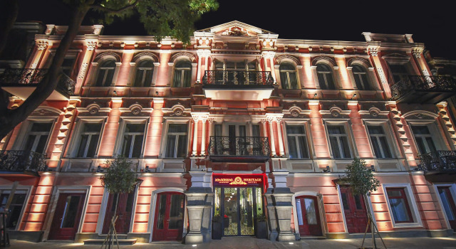 Отель Heritage Hotel & Suites