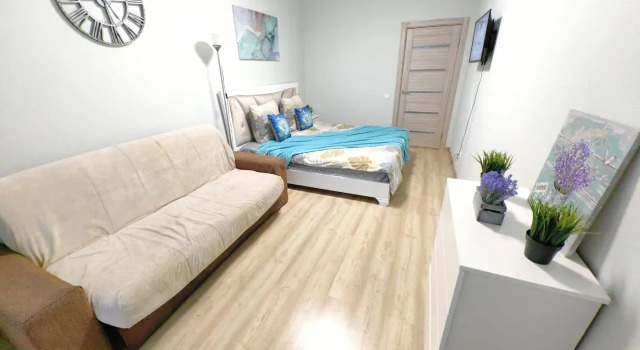 Апартаменты c 1 комнатой с балконом и с красивым видом из окна Апартаменты Like Home возле Завода Звездочка