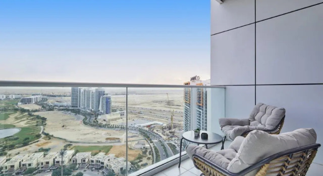 Апартаменты bnbmehomes | Damac Hills Studio w/ City View-2504, Забронировать Апартаменты/квартира Арабиан Ранчес , рядом с Поле для гольфа Jumeirah Golf Estates