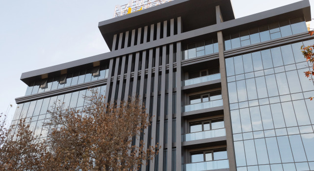 Отель Mir Luxe Plaza