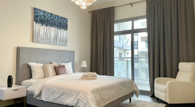 Elite LUX Holiday Homes - Spacious 2BR with Direct Metro Access in Al Furjan Dubai