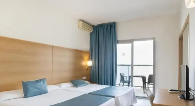 Четырёхместный номер Standard Отель Ibersol Playa Dorada