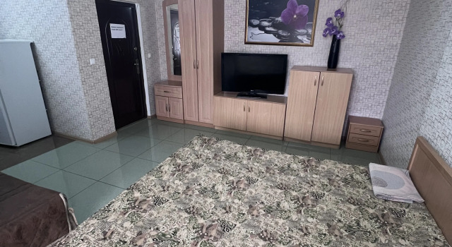 Трёхместная студия Континент