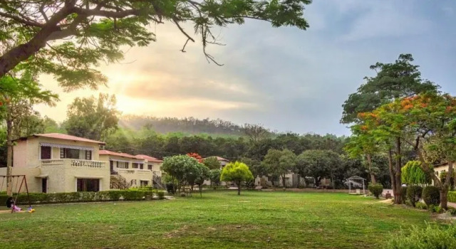 Pagoda's Manu Maharani Resort, Rezervovat Lázně / Resort Ramnagar Uttarakhand
