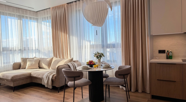 V Sovremennom Tsentre Kazani Zhk Uno 18 Etazh Flat, Prenota Appartamento Hotel a Tatarstan con parcheggio, Parcheggio