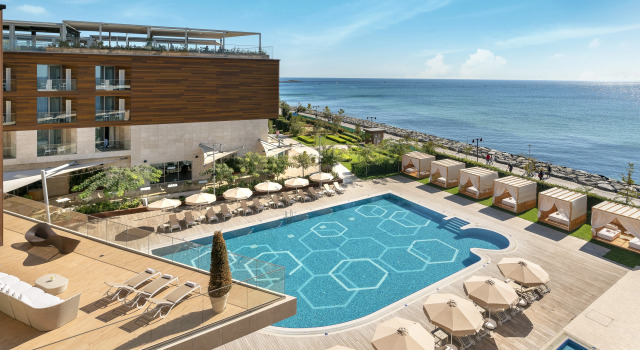 Отель Crowne Plaza Istanbul Florya