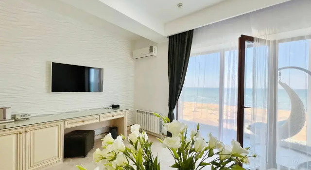 Люкс Superior с балконом и с видом на море Golden Beach