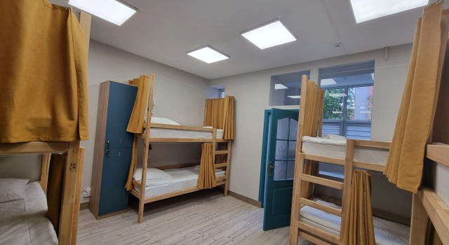 Кровать в общем номере (мужской номер) Хостел Кёниг Loft