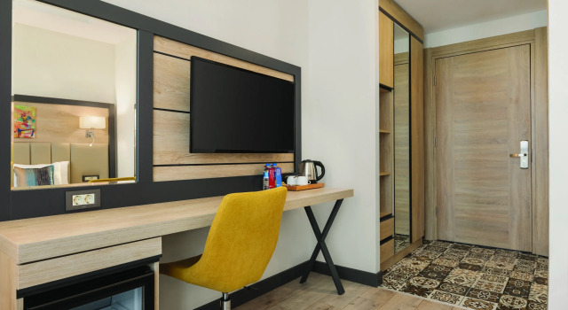 Двухместный номер Standard Ramada Encore By Wyndham Istanbul Basin Express