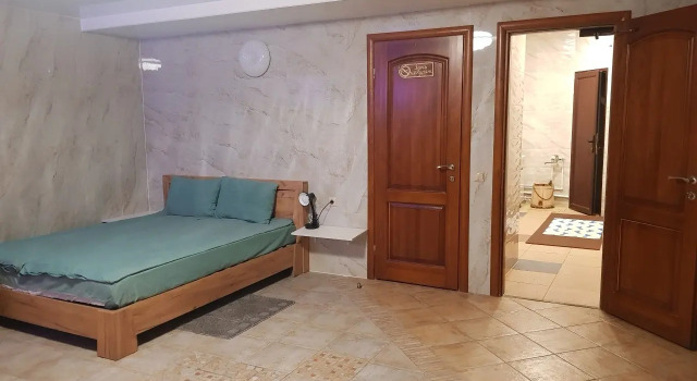 Номер с русской баней без окон №7 в цоколе Отель MAZIIZ Hotel Zelenogradsk