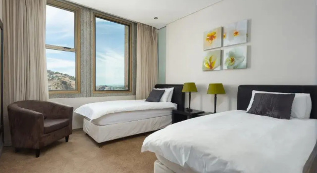 Апартаменты с 2 комнатами с балконом и с видом на город Penthouse Suite at Cartwrights Corner