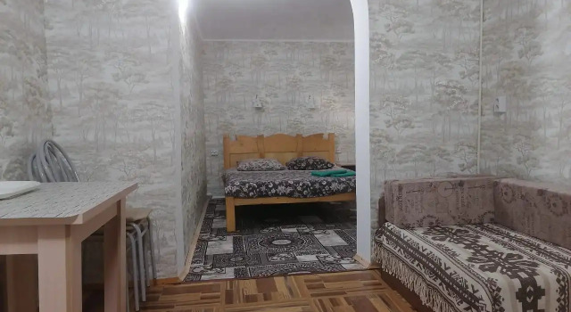 Трёхместный номер Superior с балконом и с красивым видом из окна Меблированные комнаты Надежда