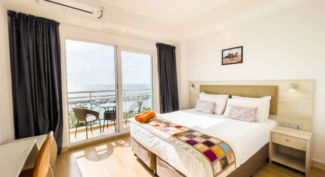 Двухместный номер Deluxe с балконом и с видом на море Отель Bed&Breakfast iCom Marina Seaview