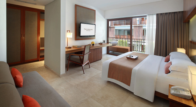 Двухместный номер Deluxe с балконом и с видом на бассейн Отель The Magani Hotel and Spa